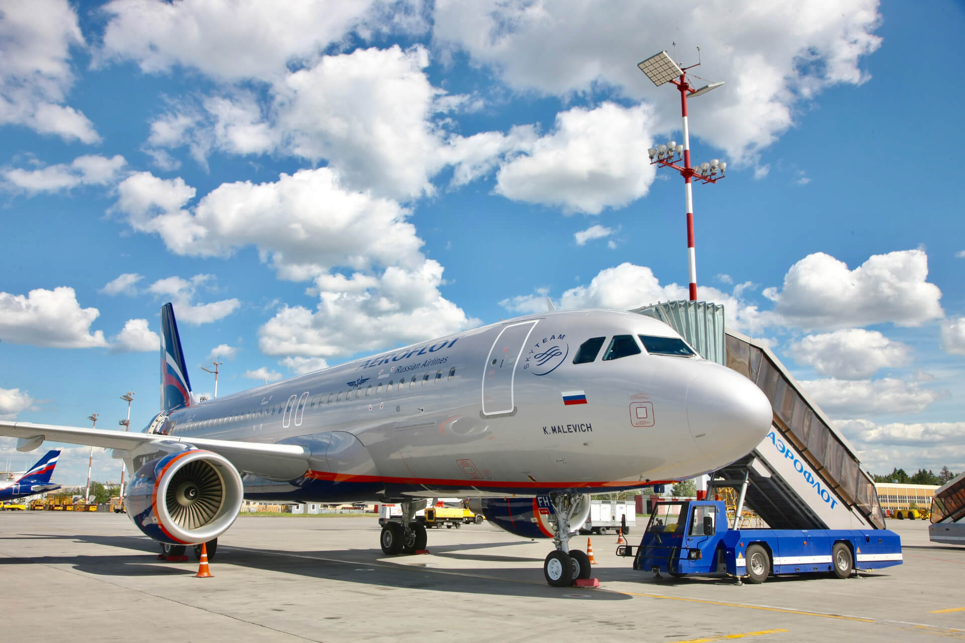 A százhúsz éves IBUSZ a felejthetetlen utazások szervezése során az megbízható repülést biztosító partnerével, az Aeroflot csapatával is együttműködik.